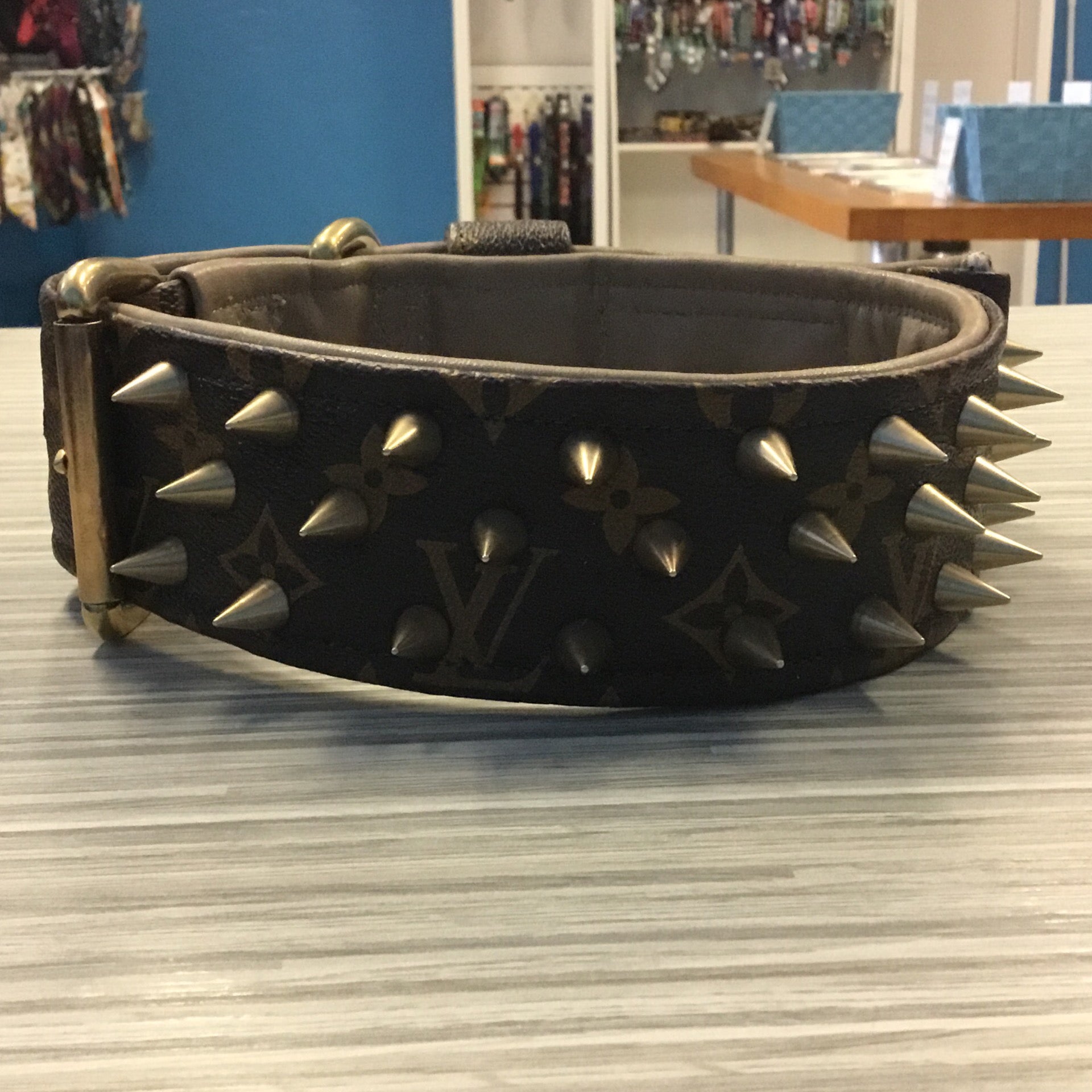 Louis vuitton spiked dog collar shop